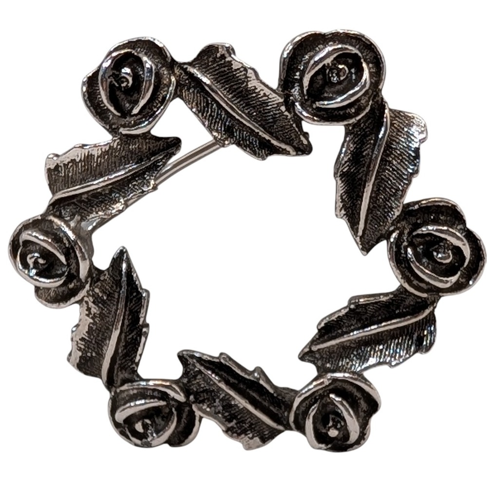Vintage Sarah Coventry Brooch Signed Rose Wreath Silver Tone‎ Round Pin 1970s